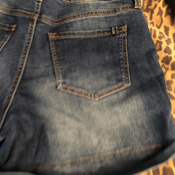 Buffalo by David  Bitton  size 30 high waist jean short’s with  cuff stretch - Picture 11 of 14